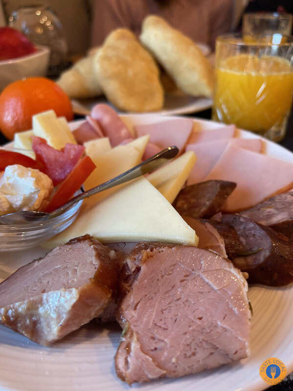 Parnon - Vamvakou, by George, our Gastronomic correspondent from "Taste Local Greece" - Gastronomy Tours Cheese ham and orange jus - Gastronomy Tours